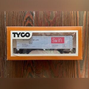 TYCO #329A Swift Reefer Model Train Car - Vintage (New) in Original Box